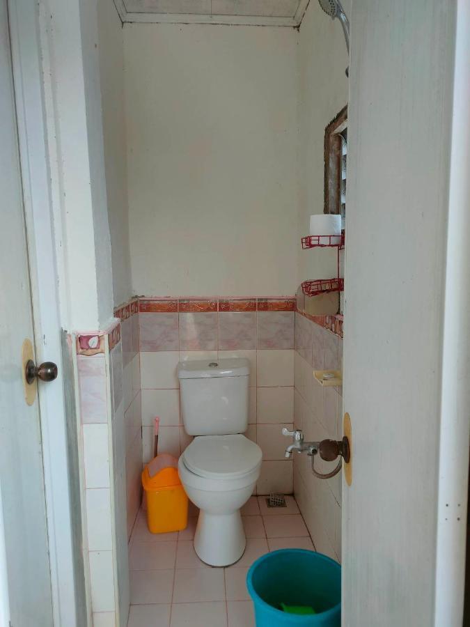 Fely'S Homestay Batuan Εξωτερικό φωτογραφία