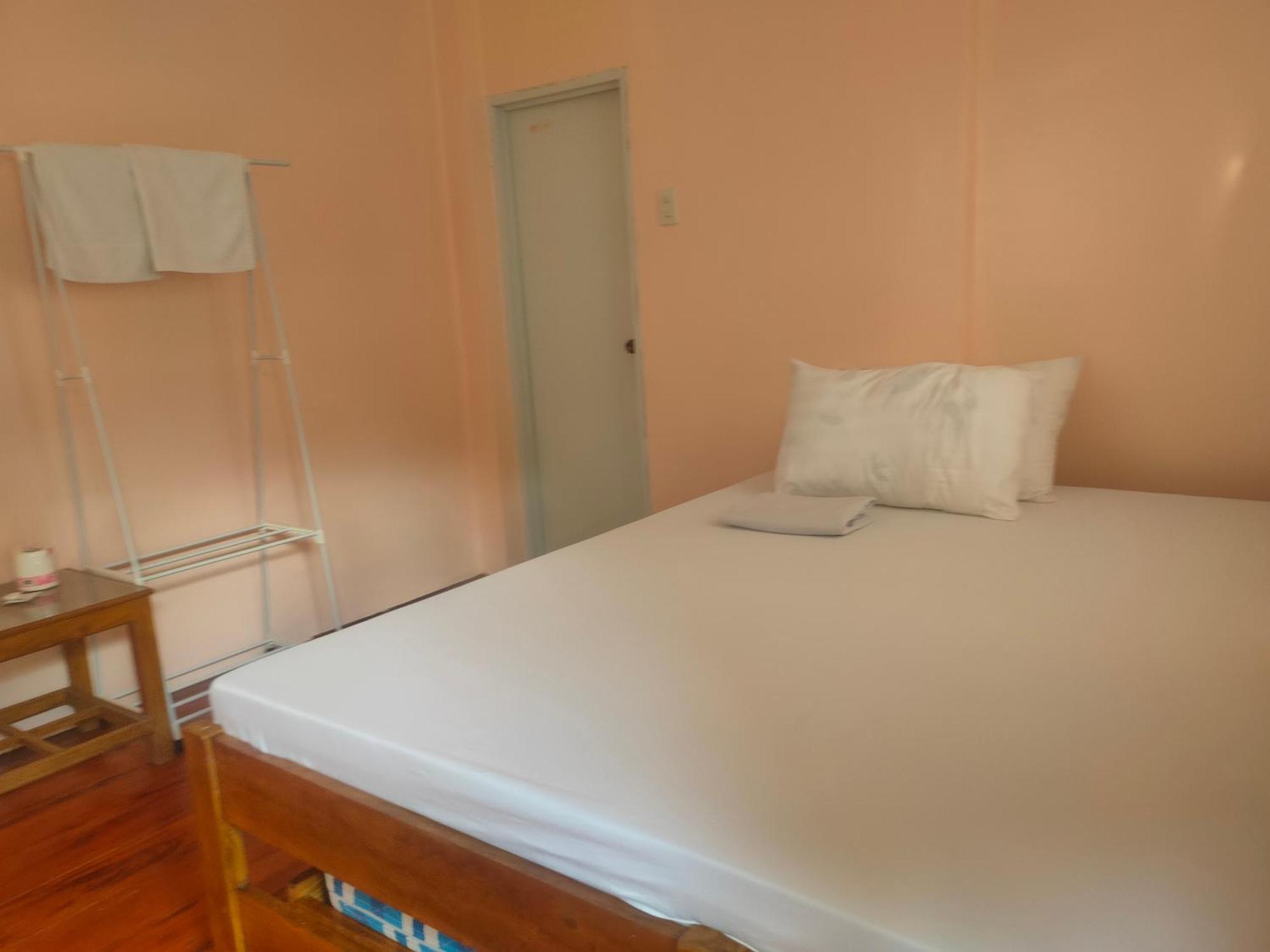 Fely'S Homestay Batuan Εξωτερικό φωτογραφία