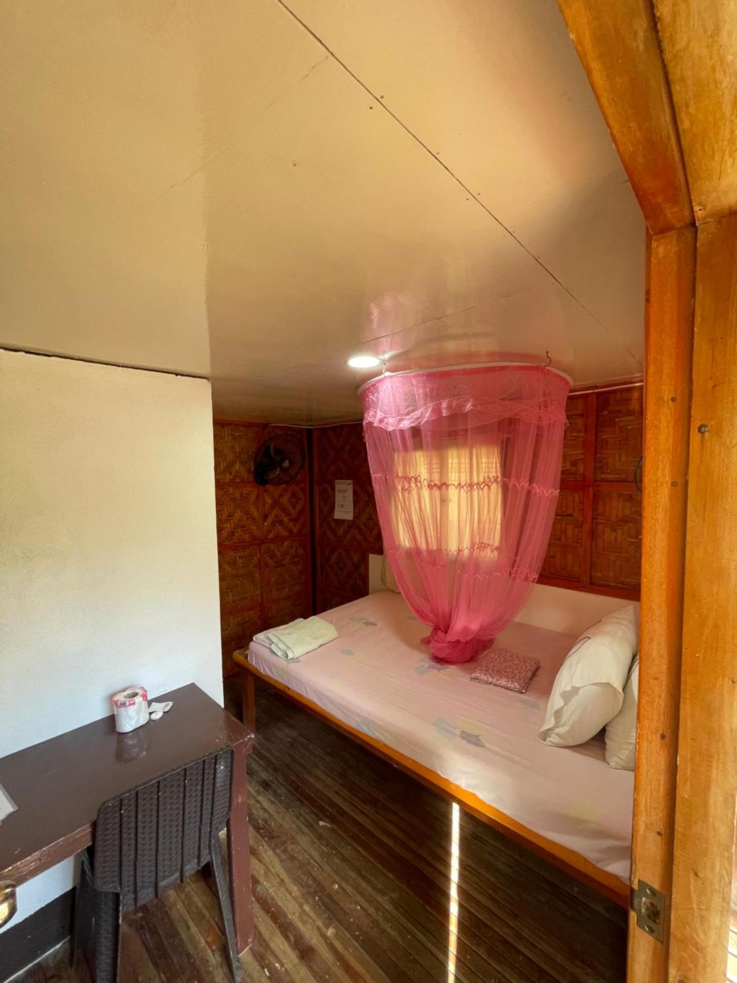 Fely'S Homestay Batuan Εξωτερικό φωτογραφία