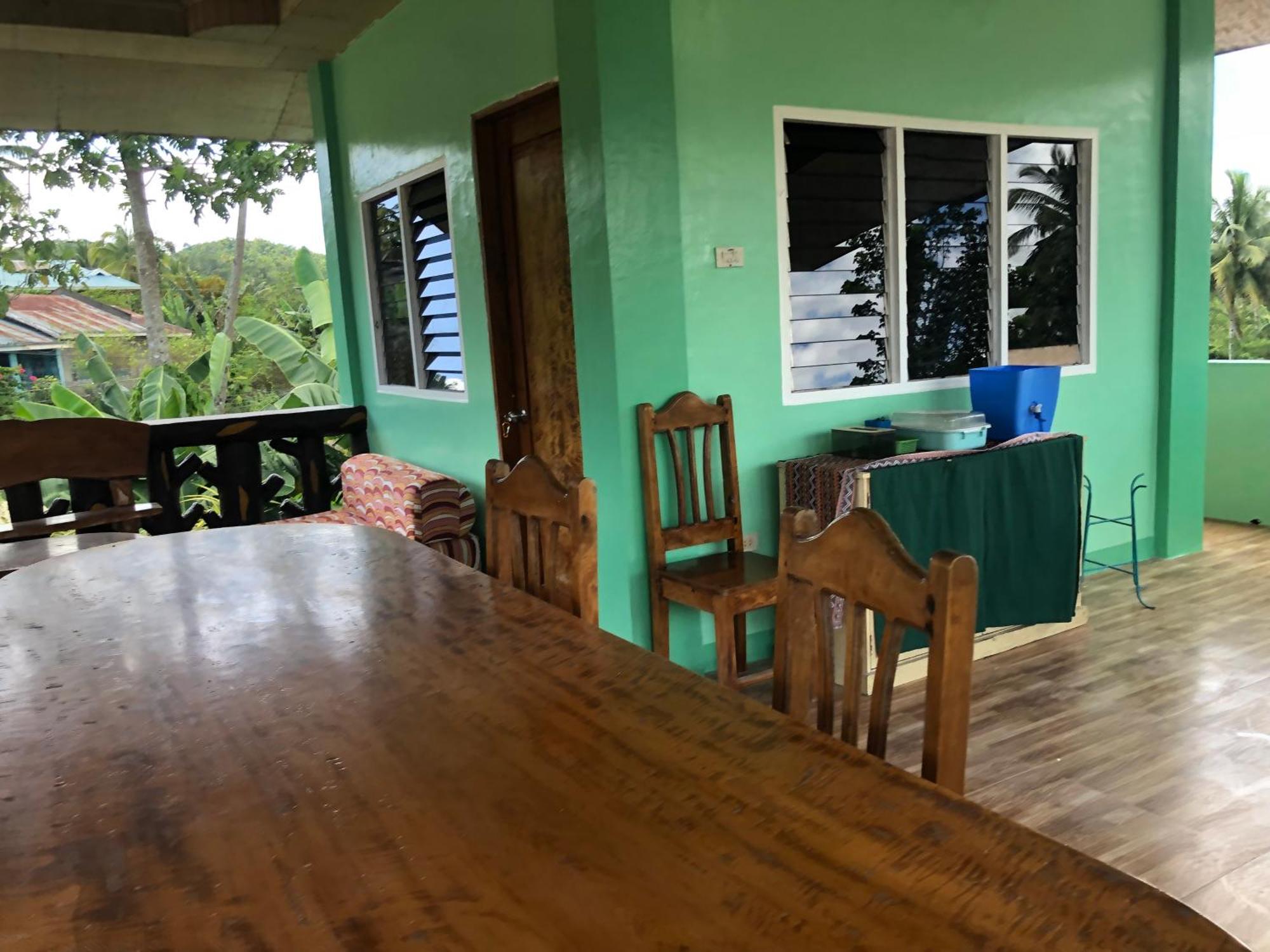 Fely'S Homestay Batuan Εξωτερικό φωτογραφία